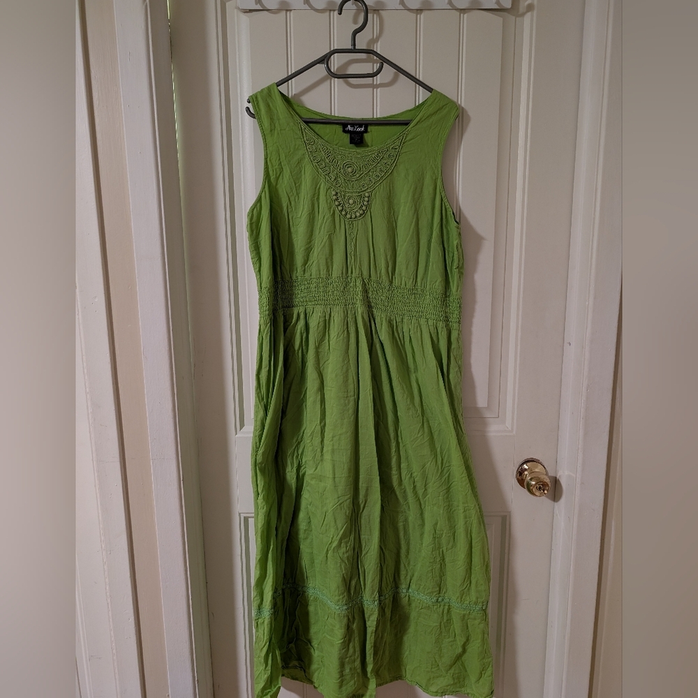 Green Sleeveless Dress